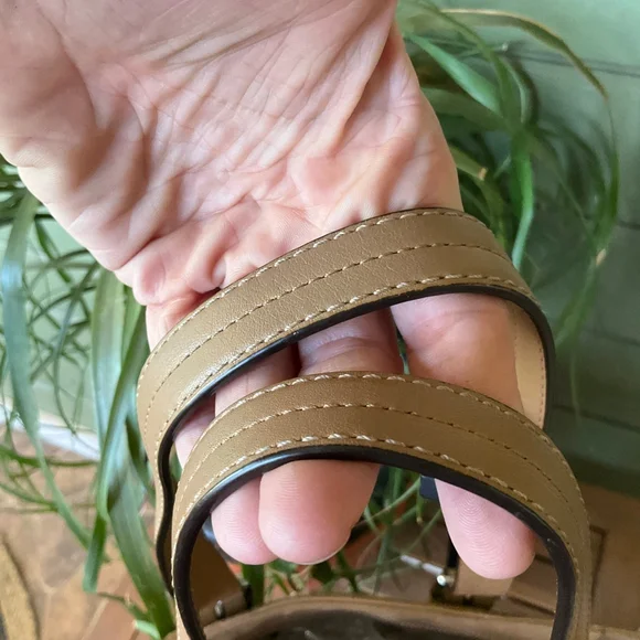 Vintage Coach Hampton Tan Leather tote GUC - Picture 3 of 13